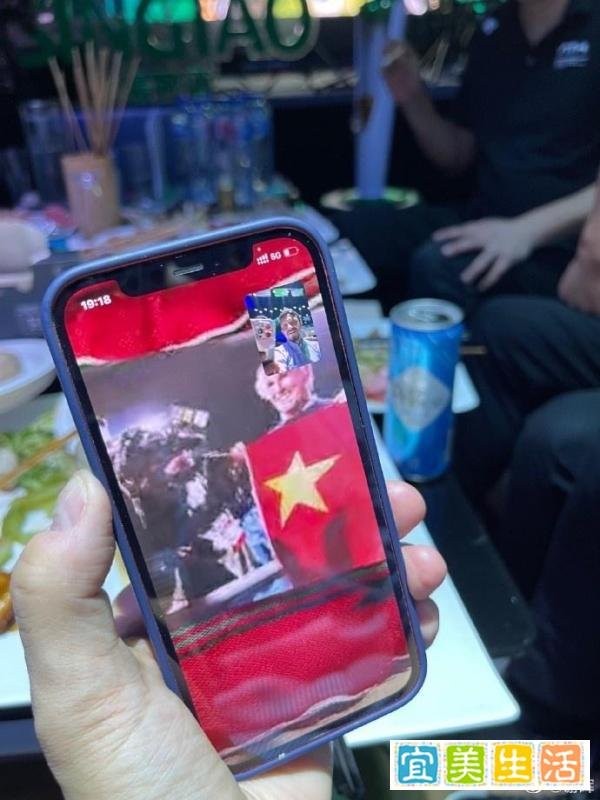 谢晖等前国脚共庆国足世界杯出线20周年,与米卢视频连线