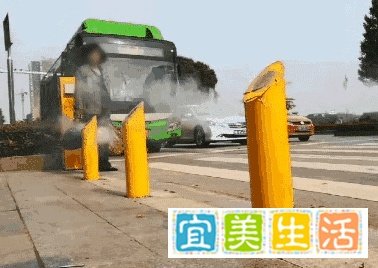 防止闯红灯用水喷!这事靠谱吗?