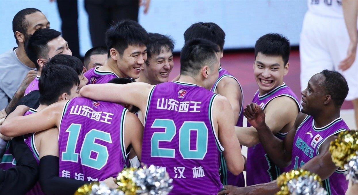 16名球员联名向山东男篮讨薪,高诗岩领衔,西王集团是否有做出回应?