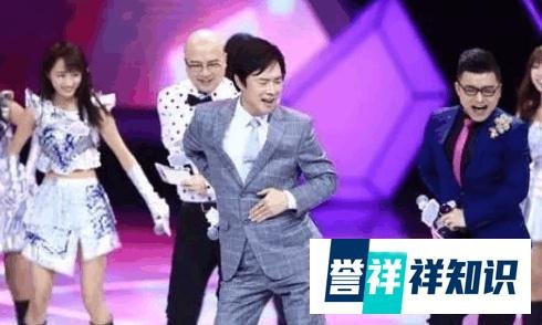 他是中国最污节目主持人,帅60年终身未婚,同性恋之谜终于揭开!