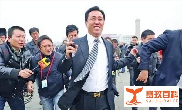 买房后需要去工地搬砖，烂尾楼已经把业主逼疯了