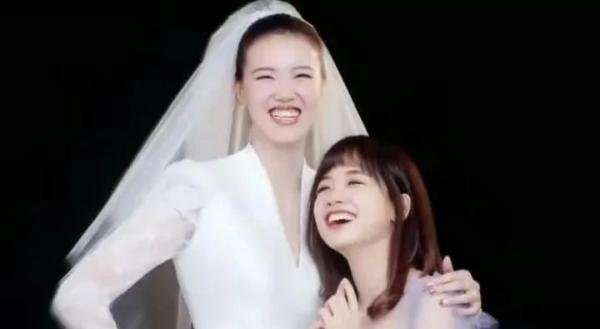甜度爆表！王冰冰张常宁闺蜜照好甜，两人身高差反差萌
