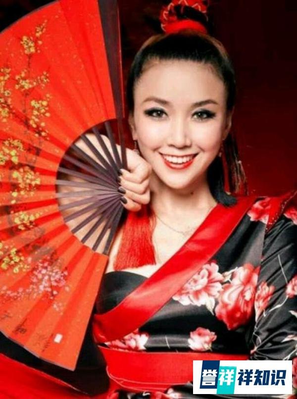 歌手王蓉签约网红白小白,为钱自毁明星人设,粉丝纷纷表态取关