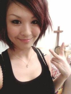 女人经痛时的歌手简介