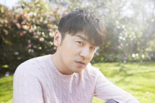 雷佳音理直气壮回应深夜搂美女，难道已婚男可以随意搂抱其他女人？