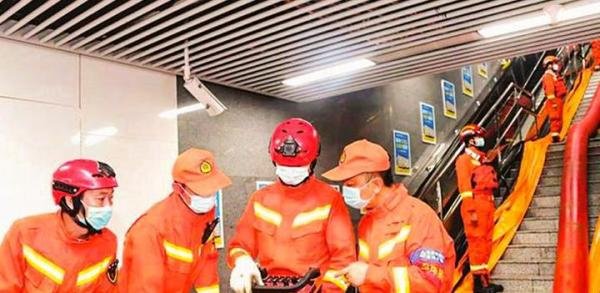 郑州地铁事件，沙涛妻子质疑郑州地铁有重大失误？