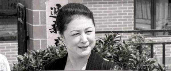 于月仙赤峰墓地曝光，是本地的回民墓园，墓碑紧凑，里面杂草丛生？