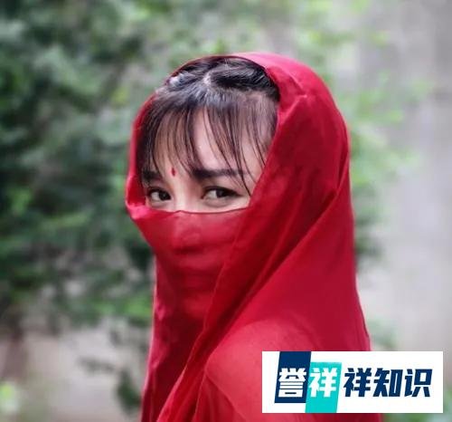 20岁“最美工地女孩”自拍照火了！网友：这才是直男斩