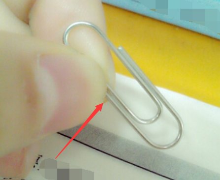 怎么把回形针弄成心形？