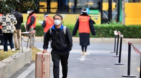 河南多地要求基层进厂支援富士康 这是咋情况?
