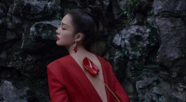 李沁:我是中国姑娘我骄傲,坚韧又温柔的性格太圈粉了!