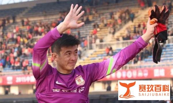 结束22年的职业生涯！40岁前国脚退役，直言要为年轻人腾位置！