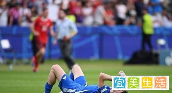 0：2！再见意大利男足！不敌瑞士男足无缘欧洲杯8强，卫冕冠军被打爆了