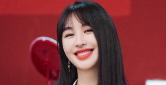李菲儿说自己入行十几年没有代表作，你还记得她是怎么出道的吗？