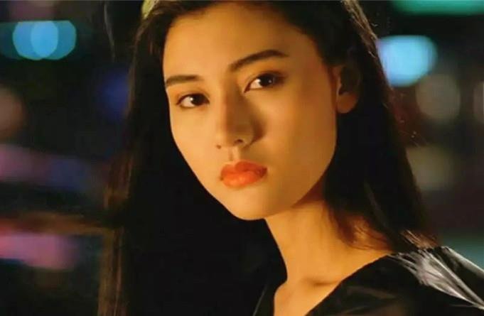 李嘉欣自曝胖了14斤，长胖了的她颜值还在线吗？