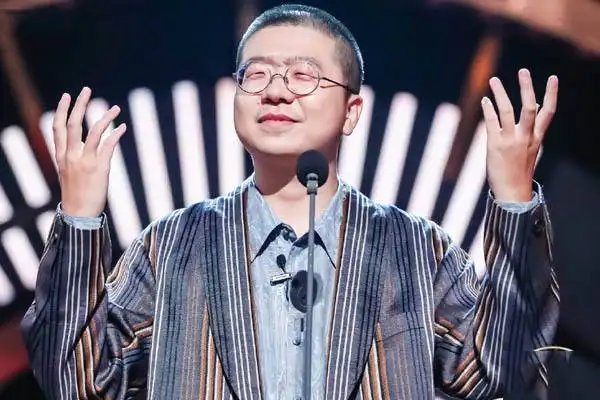 《脱口秀大会》李诞不拍灯被吐槽,为何KID的退出令人意难平?