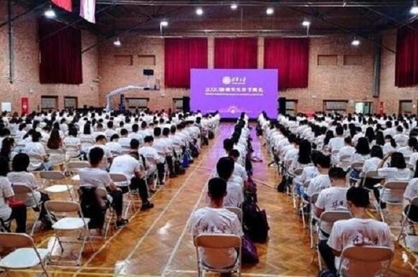 清华最小博士仅十八，十八岁的博士，是真有东西还是虚假天才？