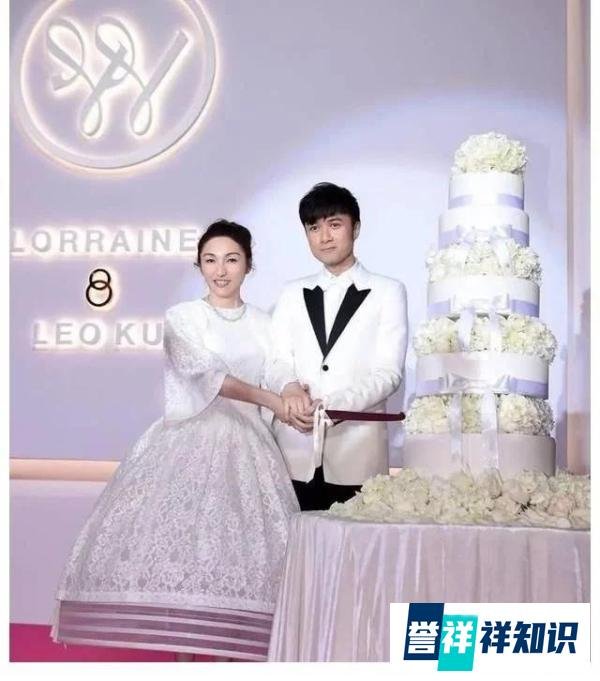 古巨基儿子近照曝光，八字眉呆萌可爱，夫妇感情深厚