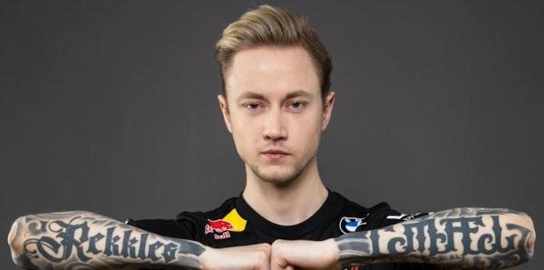 欧洲王牌选手欧成Rekkles转型辅助加盟T1