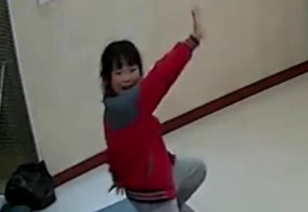 小学生自编自唱吐槽五一调休 这是咋情况?