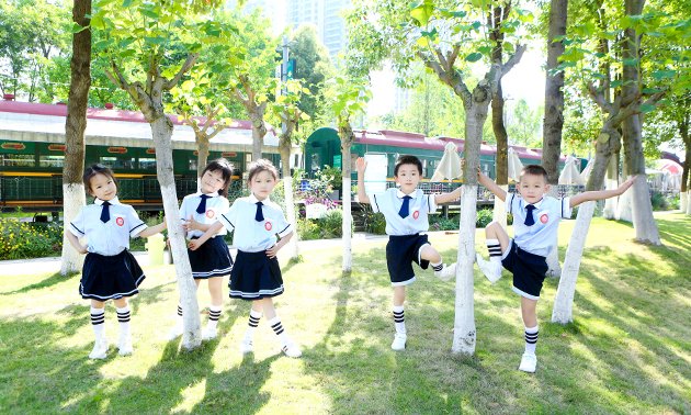 幼儿园拍毕业照扎什么发型好看