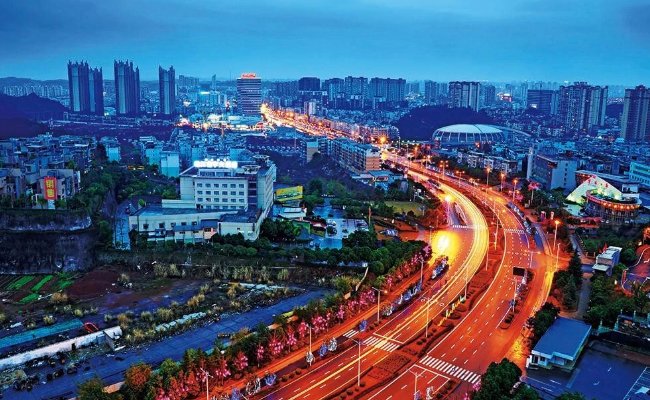 王霏霏因为李佳琦变成大嗓门，环境真的可以改变一个人吗？
