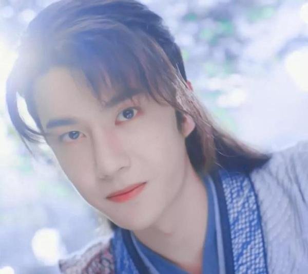 #王一博 你能同情我吗#