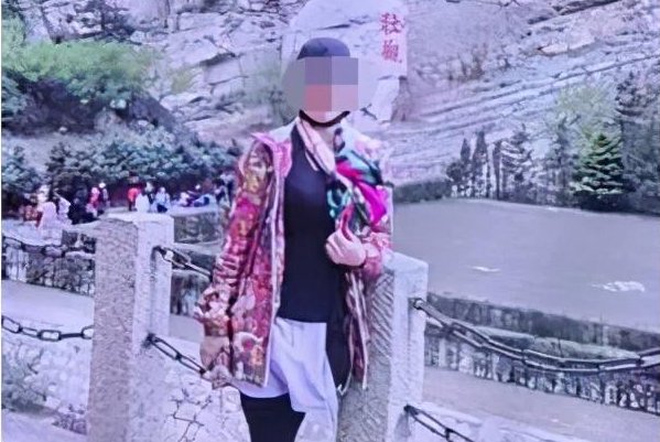 53岁大妈插足34岁有家室男子当小三，大妈为何一直认定自己没有错？