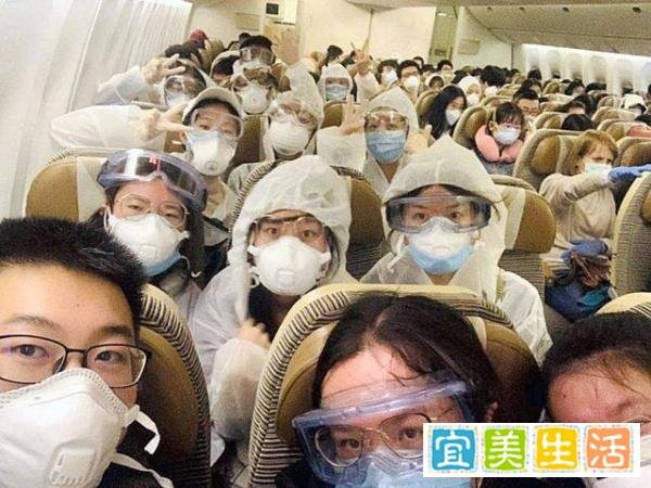接英国小留学生包机回国：祖国，正悄悄爱着你