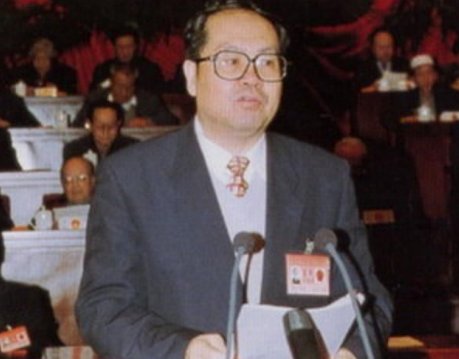 云布龙 死因