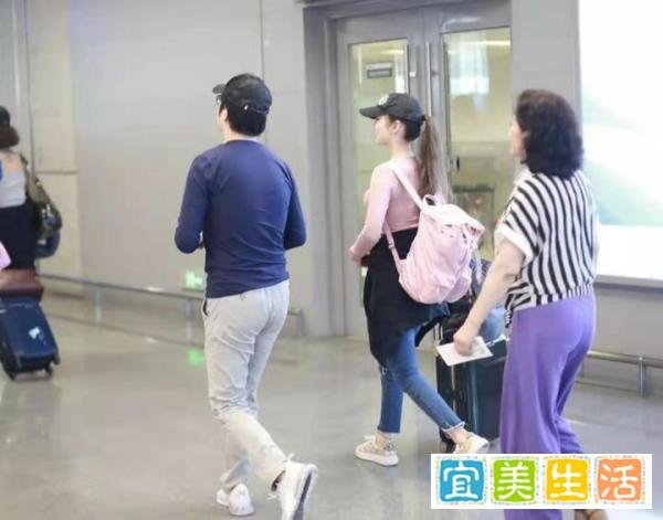 没帮老婆提行李被骂渣，看郎朗怎么回应