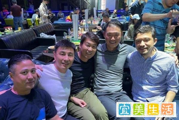 谢晖等前国脚共庆国足世界杯出线20周年，与米卢视频连线