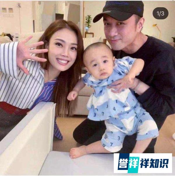古巨基儿子近照曝光，八字眉呆萌可爱，夫妇感情深厚