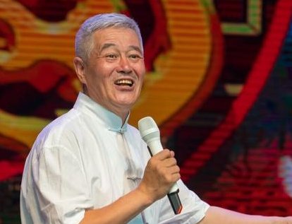 张柏芝曾被赵本山专机接送，传出亲密照片，他们私下到底什么关系呢？