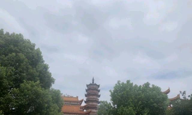 江西一方丈坠楼身亡，这位方丈究竟是自杀还是他杀？