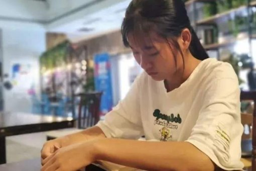 怎样用打油诗赞有才人