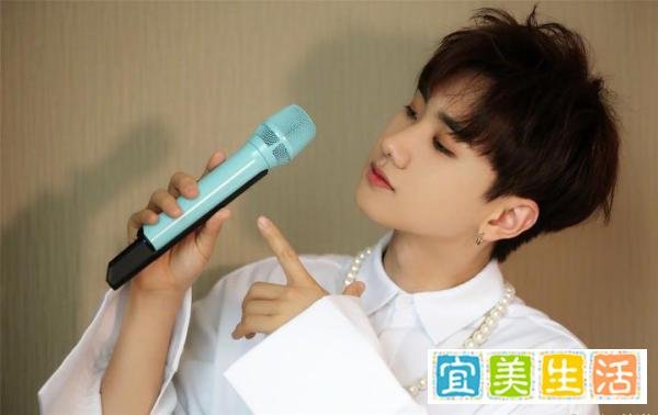 歌手汪苏泷与女生拥吻,疑似新恋情被曝光