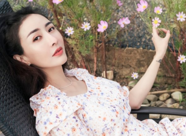 演员李羲儿在滇出车祸，眉骨骨折缝54针，现场情况如何？