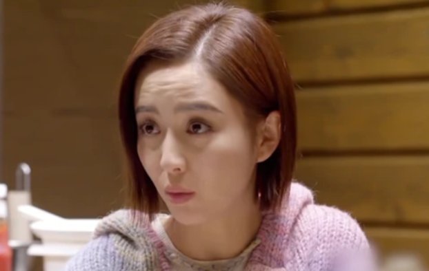 岳云鹏好福气啊！《鼠胆英雄》中，佟丽娅浴巾掉落是用的替身吗？