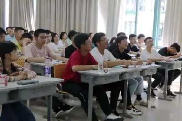 五世其昌的意思