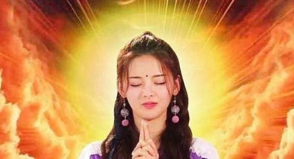 杨超越否认恋情，吐槽造型被曝光，你我都有光明的未来