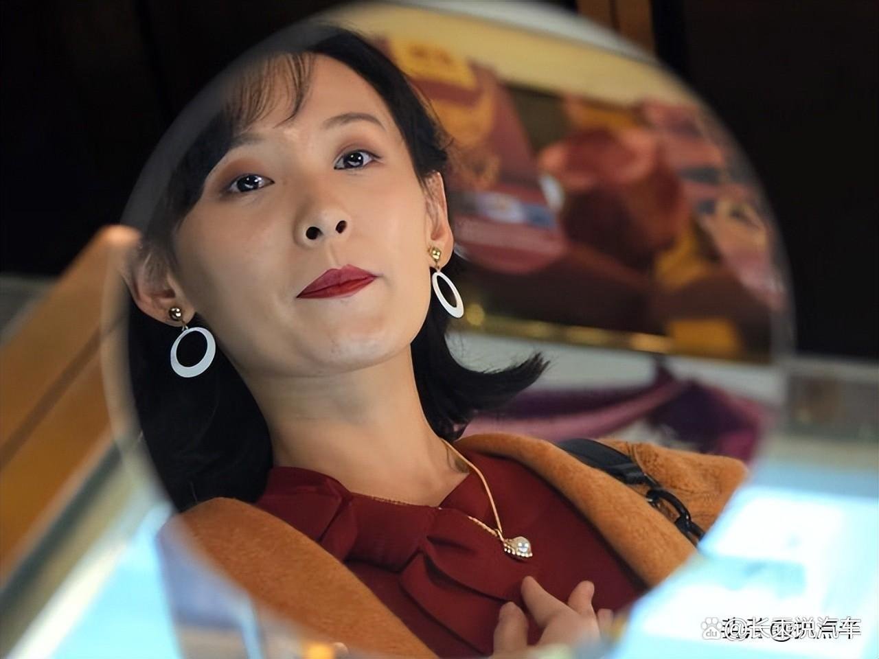周倩是谁扮演的?
