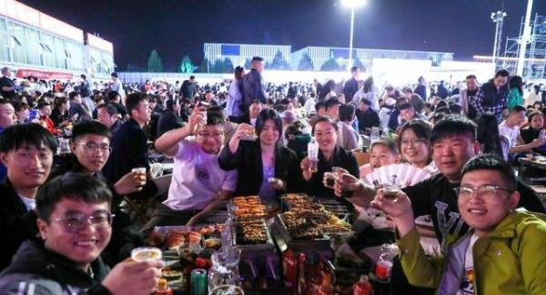 一场亿万人参与的“寻味中国”