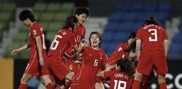 汗颜不？曝男足国脚熬夜观看中国女足比赛！淘汰日本后内心五味杂陈