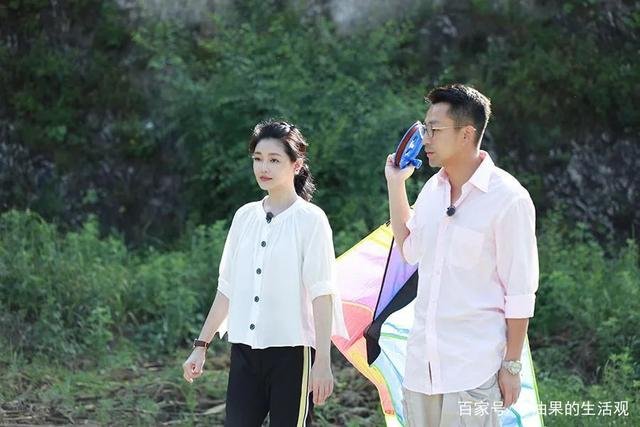 大S带具俊晔参加朋友饭局,你看好他们之间的婚姻吗?