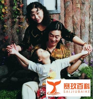 杨紫发文致敬六小龄童,他还原“孙悟空”,出来那一刻,梦回童年,瞬间泪奔