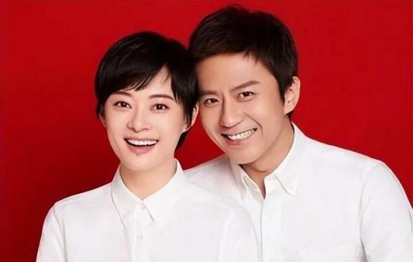 孙俪深夜发文告别婚姻？邓超出轨19岁嫩模？她花八千万买出轨照？13年模范夫妻彻底崩了