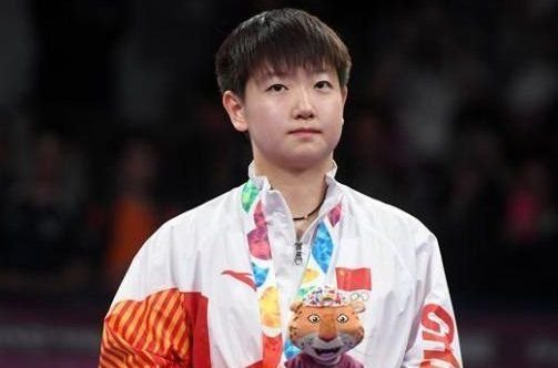 孙颖莎在东京奥运会上表现出超凡的实力，为什么决赛却输给了陈梦？ 