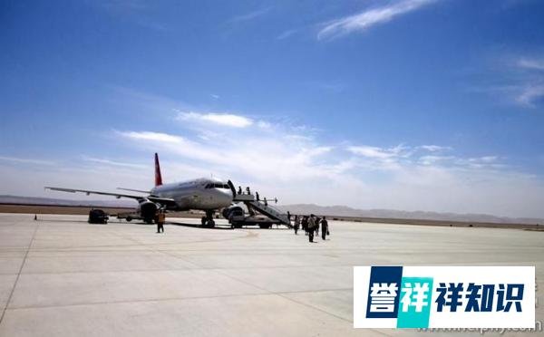 世界上最“吝啬”的机场，跑道和人行道结合：节省空间