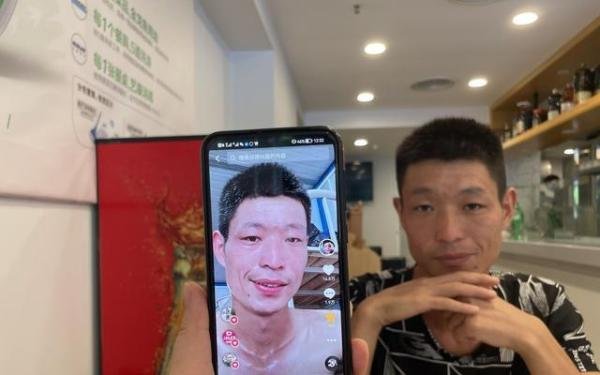 90后农民工小健被网友误认为是60后，不要嘲笑一个努力的人播